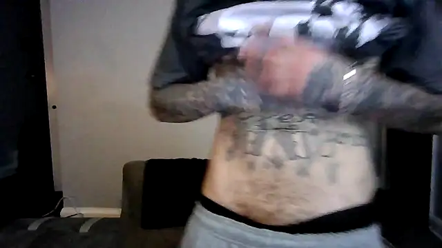 Snapshot of cruz815 chatting on March 6, 3:58 am cruz815 online show from March 6, 3:58 am