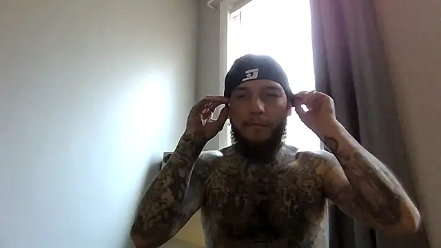 Snapshot of cruz815 chatting on March 18, 1:36 pm cruz815 online show from March 18, 1:36 pm