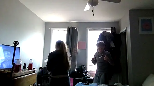 Snapshot of cruz815 chatting on March 24, 6:24 pm cruz815 online show from March 24, 6:24 pm