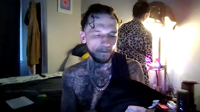 Snapshot of cruz815 chatting on March 27, 10:42 pm cruz815 online show from March 27, 10:42 pm