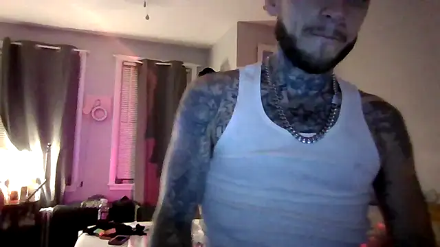 Snapshot of cruz815 chatting on March 30, 1:17 am cruz815 online show from March 30, 1:17 am