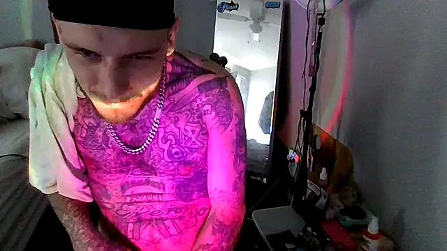 Snapshot of cruz815 chatting on March 30, 8:21 pm cruz815 online show from March 30, 8:21 pm