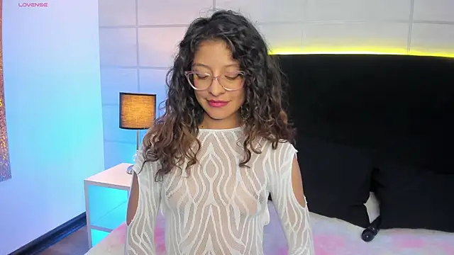 mac-sara online show from November 3, 7:15 pm