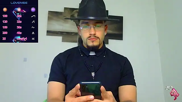 Snapshot of Keiviid chatting on October 31, 2:07 pm Keiviid online show from October 31, 2:07 pm