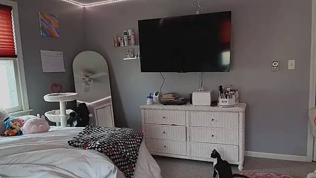 princesselysia online show from March 15, 4:02 pm