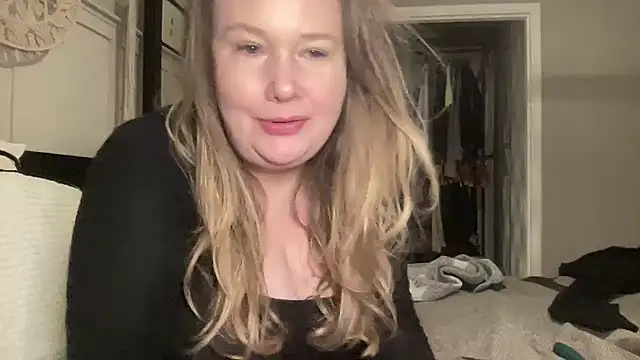 BustyHayleyUk online show from February 4, 9:52 pm