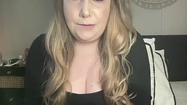 BustyHayleyUk online show from February 5, 1:54 pm