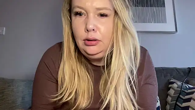 BustyHayleyUk online show from March 26, 5:18 pm