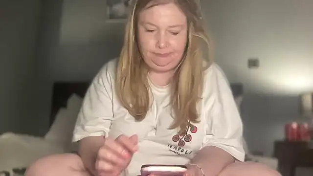 BustyHayleyUk online show from April 7, 1:33 pm