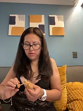 MirandaLatinaLovely online show from September 18, 3:58 pm