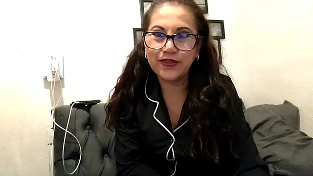 MirandaLatinaLovely online show from January 16, 4:44 pm