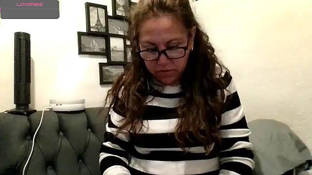 MirandaLatinaLovely online show from March 18, 6:00 pm