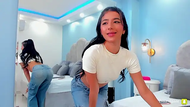 Snapshot of eva_roseee chatting on March 1, 7:38 pm eva roseee online show from March 1, 7:38 pm
