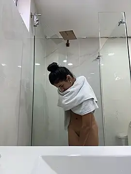 Snapshot of eva_roseee chatting on March 20, 9:41 pm eva roseee online show from March 20, 9:41 pm