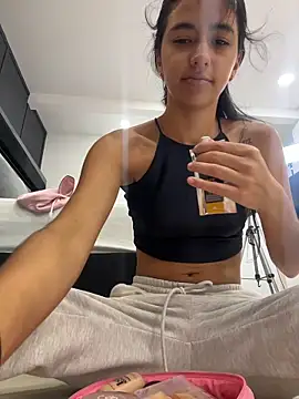 Snapshot of eva_roseee chatting on April 16, 5:36 pm eva roseee online show from April 16, 5:36 pm