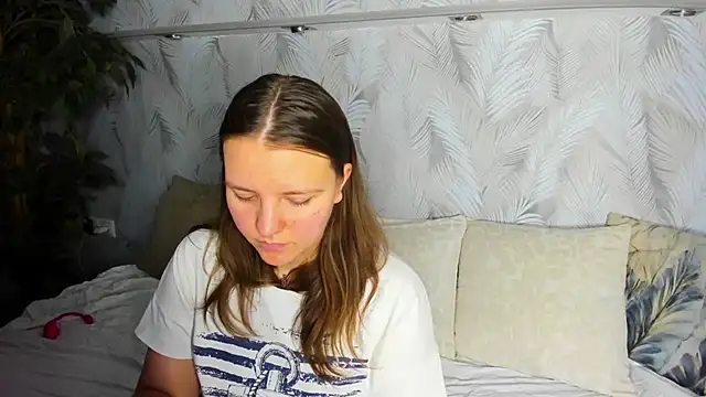 Snapshot of Jenny_Jimmy chatting on June 6, 9:25 am Jenny Jimmy online show from June 6, 9:25 am