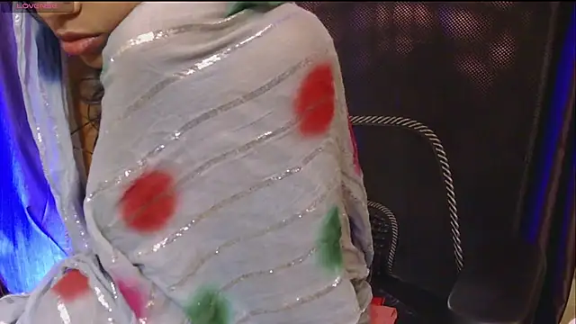 Snapshot of wow-simran chatting on November 16, 2:50 am wow-simran online show from November 16, 2:50 am