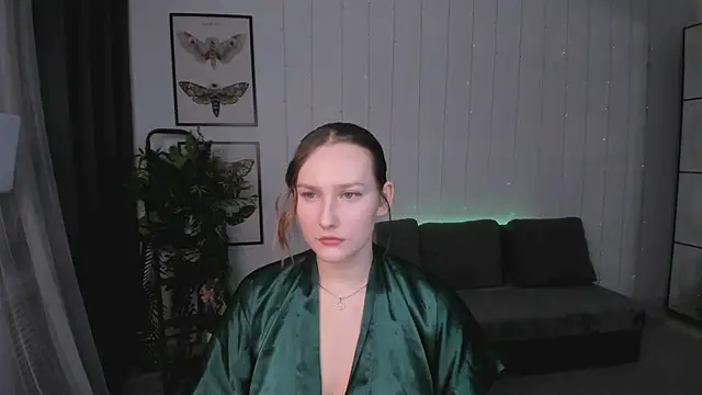 Snapshot of MaryWaddell chatting on February 2, 6:15 am MaryWaddell online show from February 2, 6:15 am