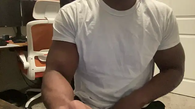 Snapshot of BodyandBBC chatting on November 19, 3:01 pm BodyandBBC online show from November 19, 3:01 pm