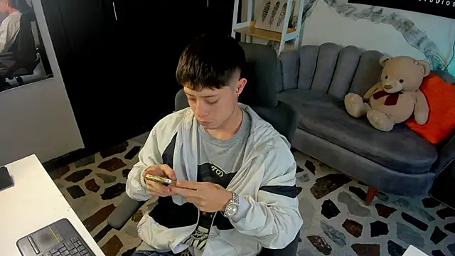 marcuscollins1  online show from January 18, 12:09 pm