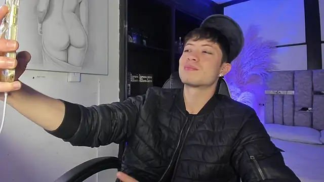 marcuscollins1  online show from June 10, 1:21 pm