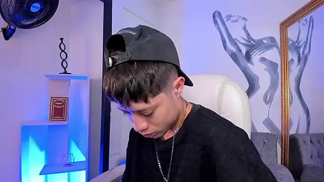 marcuscollins1  online show from June 19, 1:59 pm