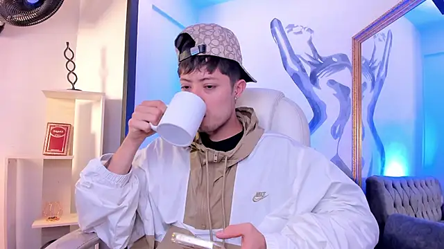 marcuscollins1  online show from July 1, 1:24 pm