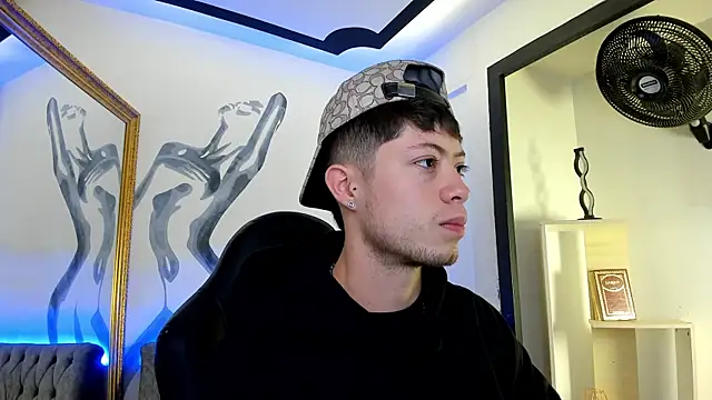 marcuscollins1  online show from July 18, 12:09 pm