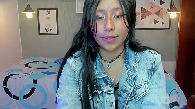 Nohemi louse online show from February 22, 7:47 pm