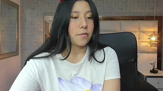 Nohemi louse online show from October 13, 6:52 pm