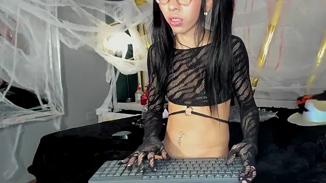 Mara Gonzalez online show from November 7, 1:11 pm