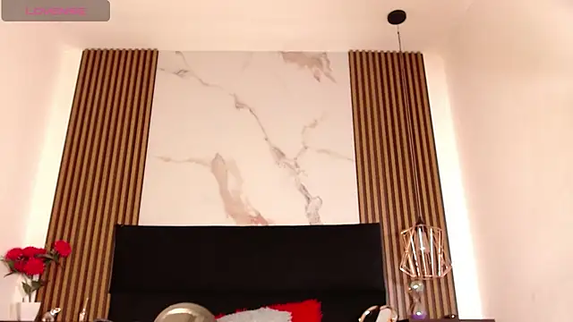 Annyrosee online show from February 3, 1:40 pm