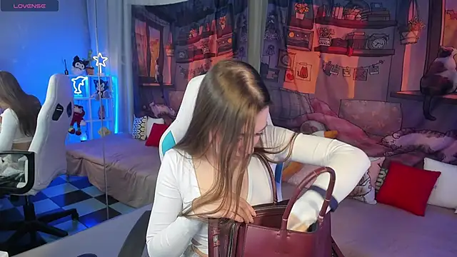 kaisajenner online show from December 3, 10:41 pm