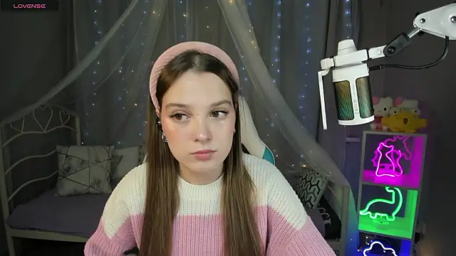 kaisajenner online show from February 4, 12:11 pm