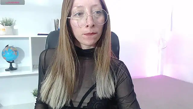 Carlin Diaz online show from February 10, 1:46 am