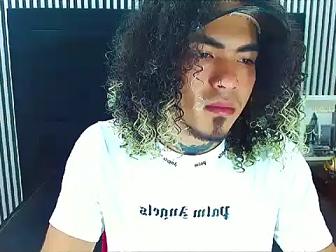 Snapshot of LihanJor_23 chatting on October 8, 12:58 pm LihanJor 23 online show from October 8, 12:58 pm