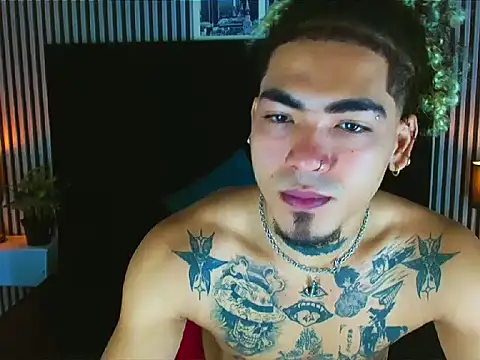 Snapshot of LihanJor_23 chatting on October 10, 1:21 pm LihanJor 23 online show from October 10, 1:21 pm