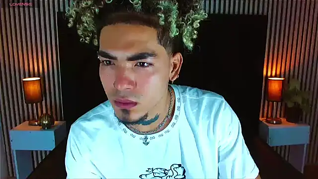 Snapshot of LihanJor_23 chatting on October 13, 1:11 pm LihanJor 23 online show from October 13, 1:11 pm