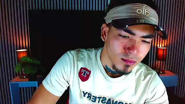 Snapshot of LihanJor_23 chatting on October 21, 1:56 pm LihanJor 23 online show from October 21, 1:56 pm