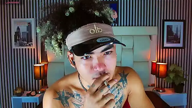 Snapshot of LihanJor_23 chatting on October 29, 12:18 pm LihanJor 23 online show from October 29, 12:18 pm