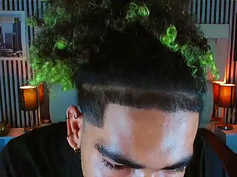 Snapshot of LihanJor_23 chatting on November 18, 2:43 pm LihanJor 23 online show from November 18, 2:43 pm