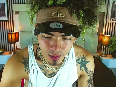 Snapshot of LihanJor_23 chatting on November 29, 1:25 pm LihanJor 23 online show from November 29, 1:25 pm