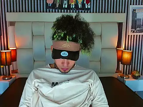 Snapshot of LihanJor_23 chatting on December 1, 1:27 pm LihanJor 23 online show from December 1, 1:27 pm