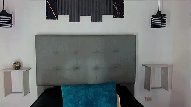 Snapshot of LihanJor_23 chatting on December 16, 12:54 pm LihanJor 23 online show from December 16, 12:54 pm