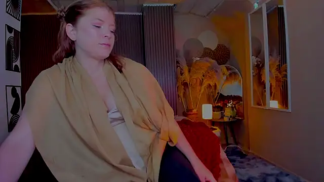 FelicitaSweet online show from April 6, 7:59 pm