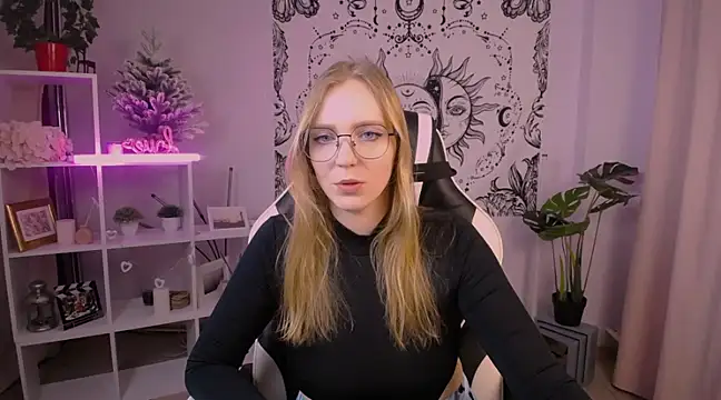 VeronicaAndersen online show from February 15, 10:00 am