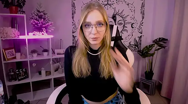 VeronicaAndersen online show from February 15, 4:45 pm