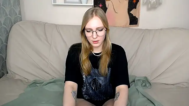 VeronicaAndersen online show from February 21, 6:40 am