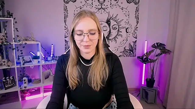 VeronicaAndersen online show from February 25, 8:19 pm