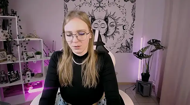 VeronicaAndersen online show from February 28, 5:26 pm